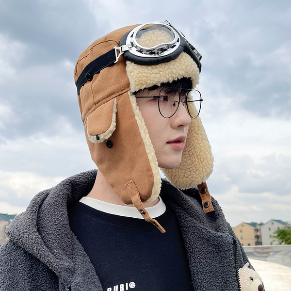 Мъжка зимна шапка тип ушанка с джоб и закопчаване с копче