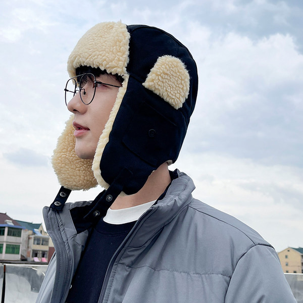 Мъжка зимна шапка тип ушанка с джоб и закопчаване с копче