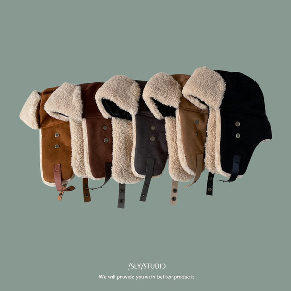 Debela zimska naušnica od eko brušene kože i lepršave postave