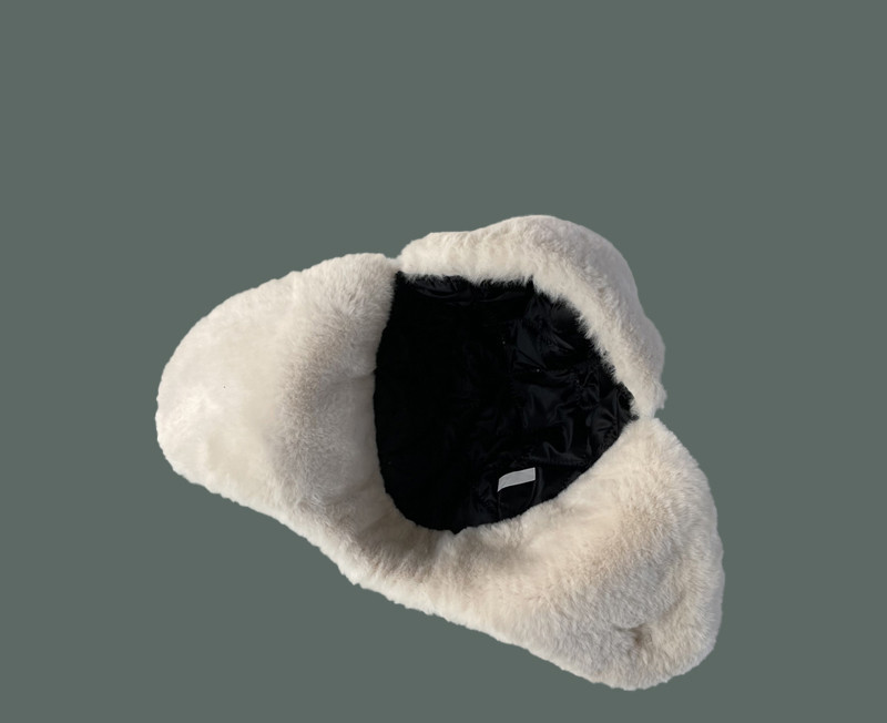 Κομψό ανδρικό καπέλο με πούπουλο και αυτιά