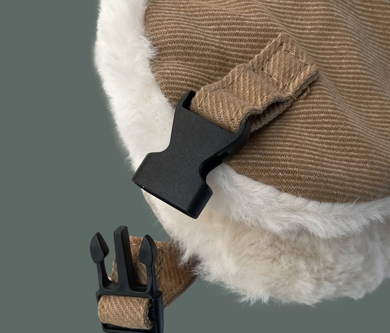 Κομψό ανδρικό καπέλο με πούπουλο και αυτιά