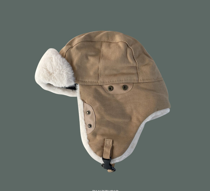 Κομψό ανδρικό καπέλο με πούπουλο και αυτιά