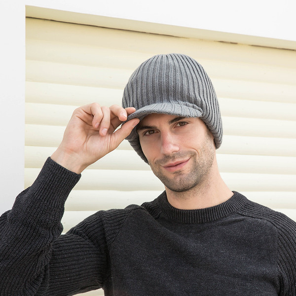 Muška zimska kapa s patentnim zatvaračem i šalom