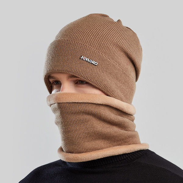 Aktuelna muška i ženska zimska kapa sa šalom