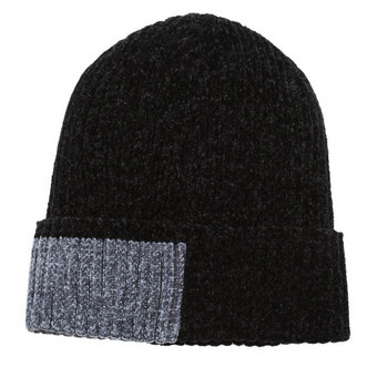 Зимна плетена шапка за мъже с емблема и топла подплата