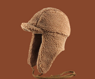 Čupava muška kapa na vezice - različite boje