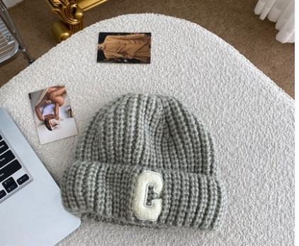 Πλεκτό καπέλο για άντρες με κέντημα απλό σχέδιο