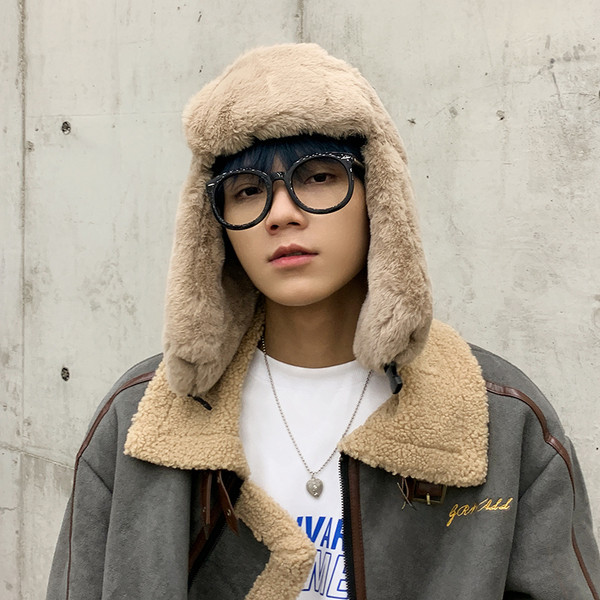 Vyriška pūkinė žieminė kepurė su auskarais