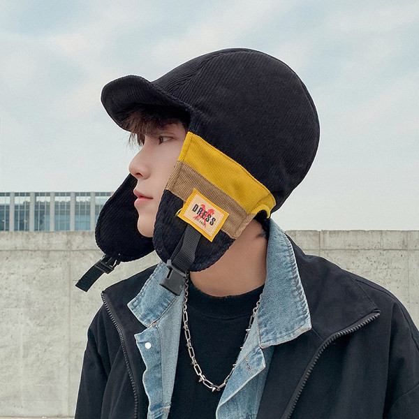 Мъжка зимна ушанка с козирка