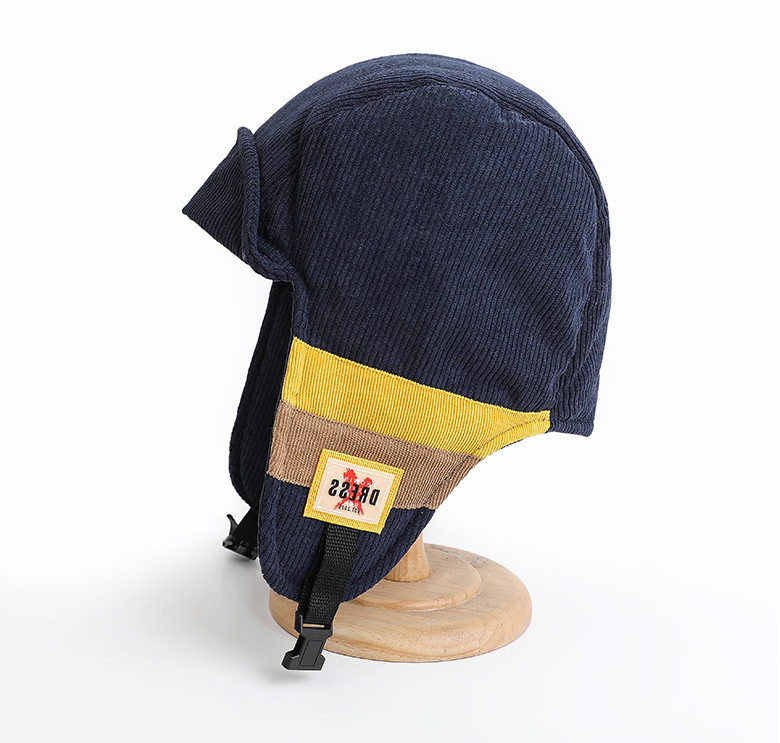 Мъжка зимна ушанка с козирка