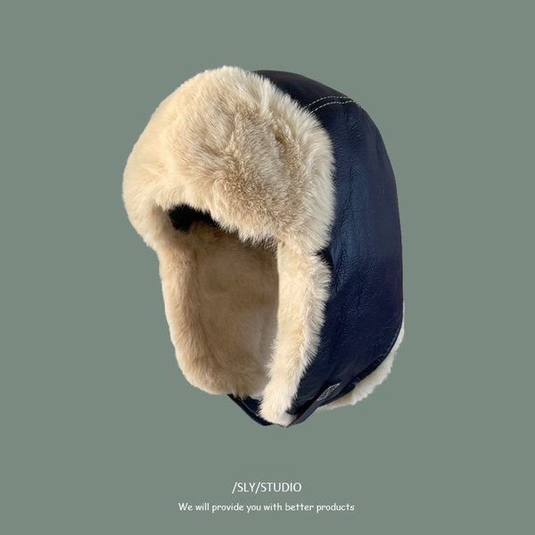 Ежедневна ушанка с пух и копчета за мъже и жени