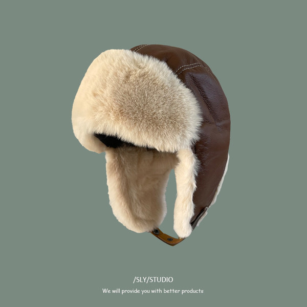 Ежедневна ушанка с пух и копчета за мъже и жени