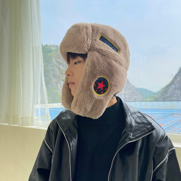 Muška zimska kapa s toplom postavom i grbom