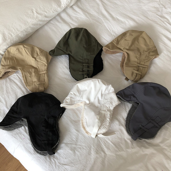 Мъжка ежедневна ушанка с козирка