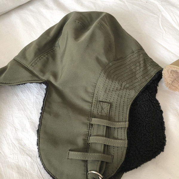 Мъжка ежедневна ушанка с козирка