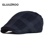 Мъжка карирана зимна шапка с козирка