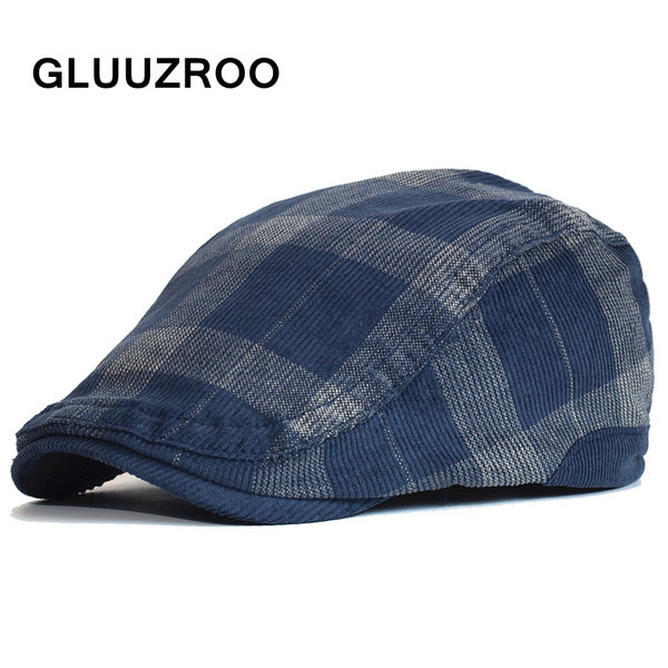 Мъжка карирана зимна шапка с козирка