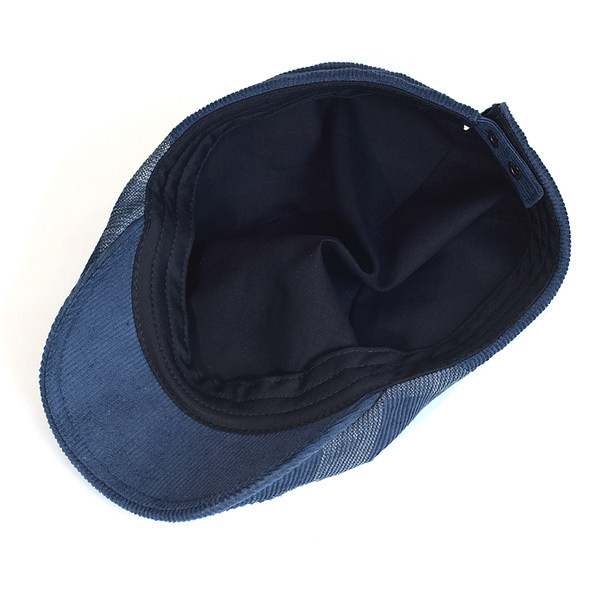 Мъжка карирана зимна шапка с козирка