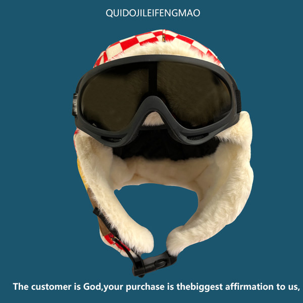 Ležerna kapa naušnica s kopčom