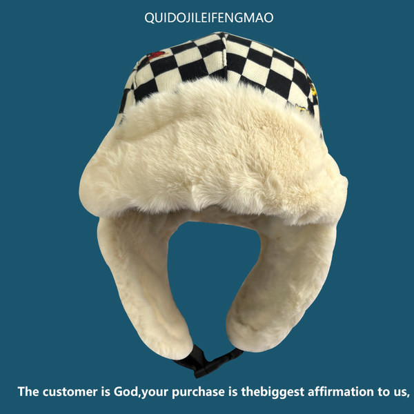 Ležerna kapa naušnica s kopčom