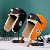 Muške naušnice s toplom postavom i vezom