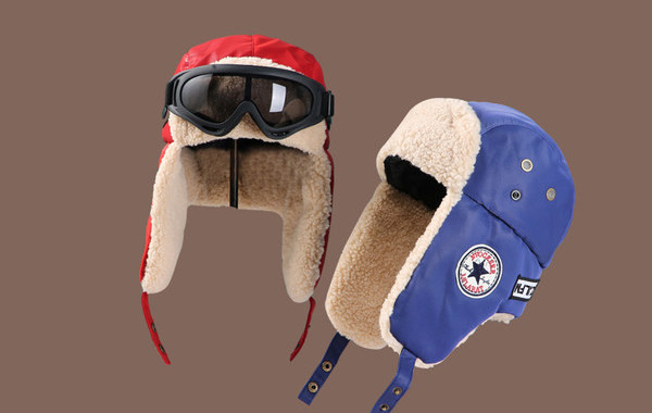 Muške naušnice s toplom postavom i vezom