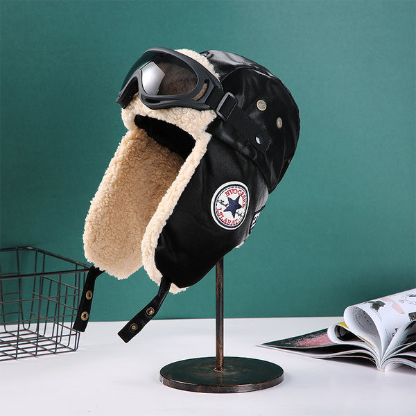 Muške naušnice s toplom postavom i vezom