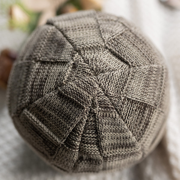 Мъжка плетена шапка с кадифена подплата 