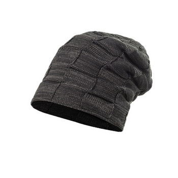 Мъжка ежедневна плетена шапка подходяща за зимата 