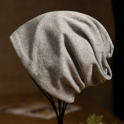 Muška kapa sa grbom u više boja