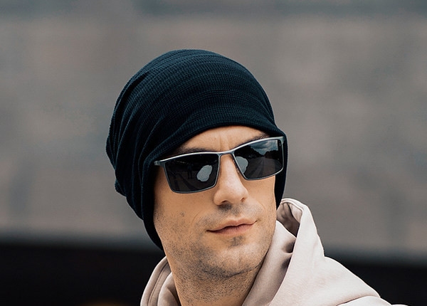 Muški šešir u više boja