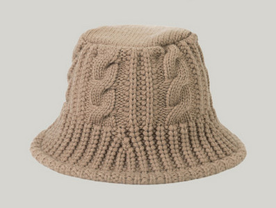 Novi model muške pletene kape