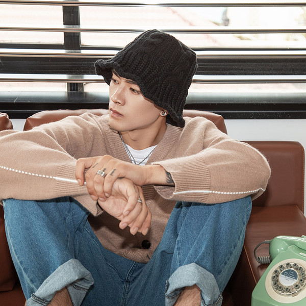 Novi model muške pletene kape