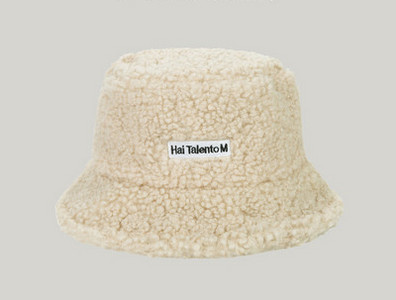 Мъжка ежедневна шапка в няколко цвята