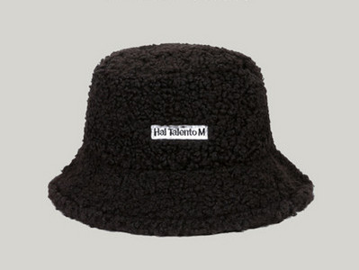 Мъжка ежедневна шапка в няколко цвята