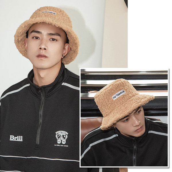 Мъжка ежедневна шапка в няколко цвята