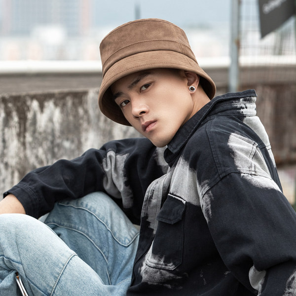 Novi model muške kape tipa idiot