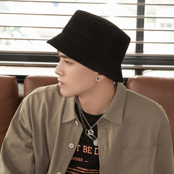 Novi model muške kape tipa idiot