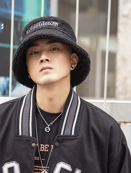 Ribarska vunena kapa s izvezenim natpisom