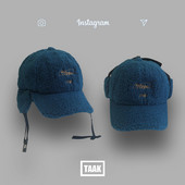 Ανδρικό βελούδινο καπέλο με γείσο και κεντητή επιγραφή