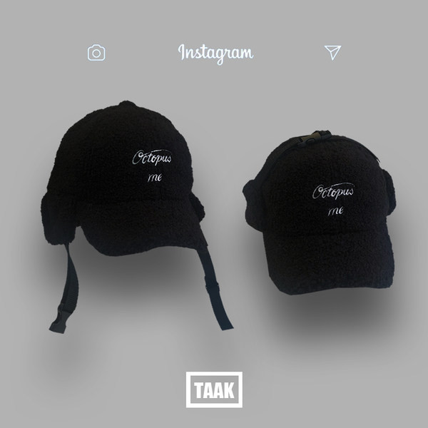 Ανδρικό βελούδινο καπέλο με γείσο και κεντητή επιγραφή