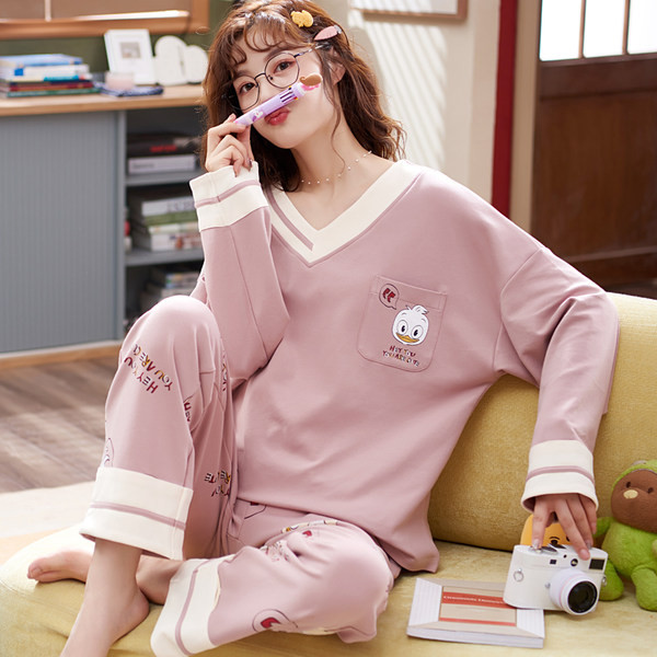 Pamučna ženska pidžama iz dva dijela sa aplikacijom u boji