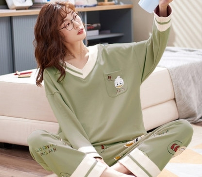 Дамска модерна пижама в различни модели и цветове