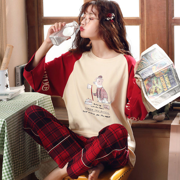 Дамска модерна пижама в различни модели и цветове