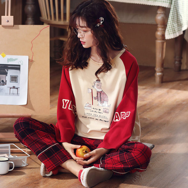 Дамска модерна пижама в различни модели и цветове