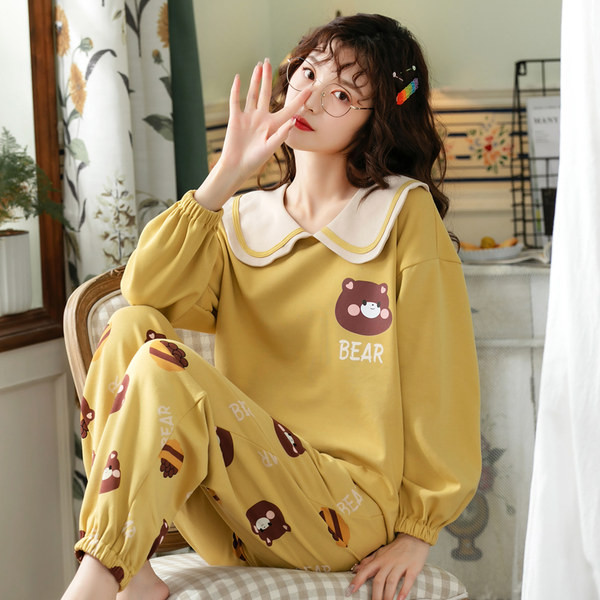 Дамска пижама от две части с апликации 