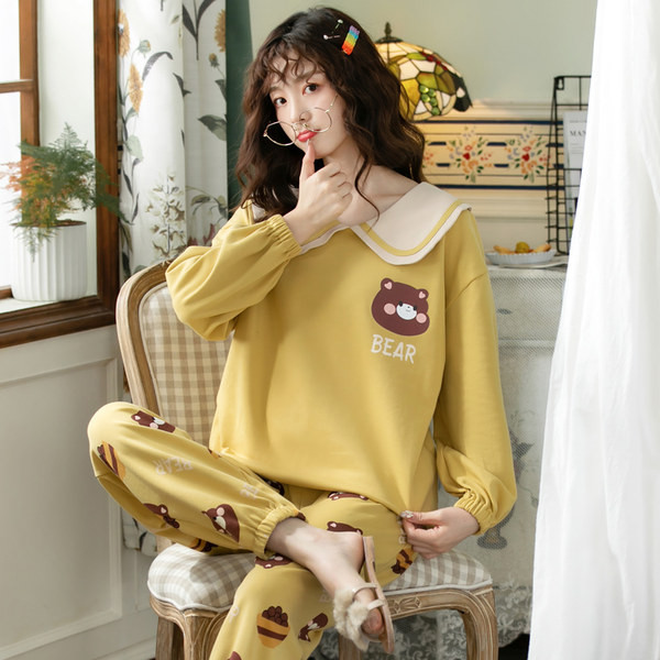 Дамска пижама от две части с апликации 