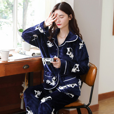 Ženska paperjasta pidžama s vezom i džepom