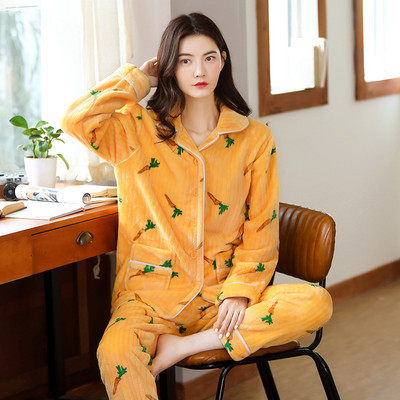 Ženska paperjasta pidžama s vezom i džepom