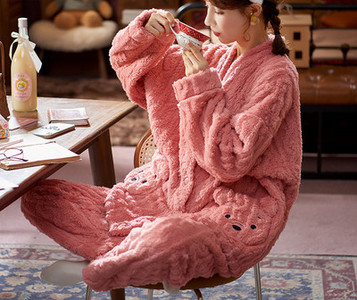 Нов модел дамска пижама от две части -няколко цвята